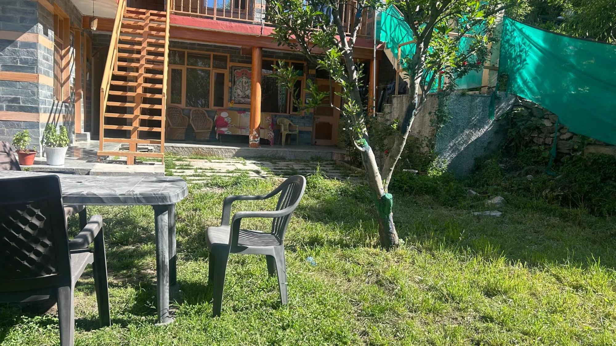 Sunface Homestay Manāli Zewnętrze zdjęcie